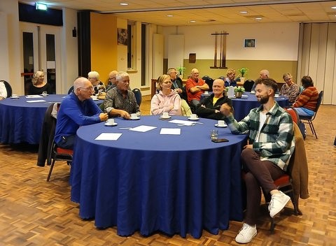 Dorpsbijeenkomst over vloerisolatie in Aduard trekt geïnteresseerde bezoekers